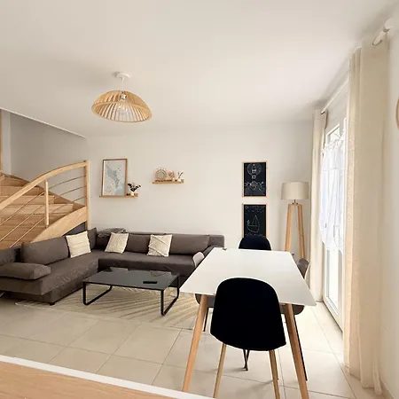 Maison Du Cakilier 度假居